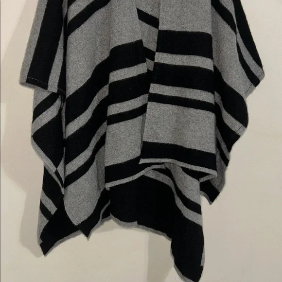 Gray & black cashmere shawl cape one size